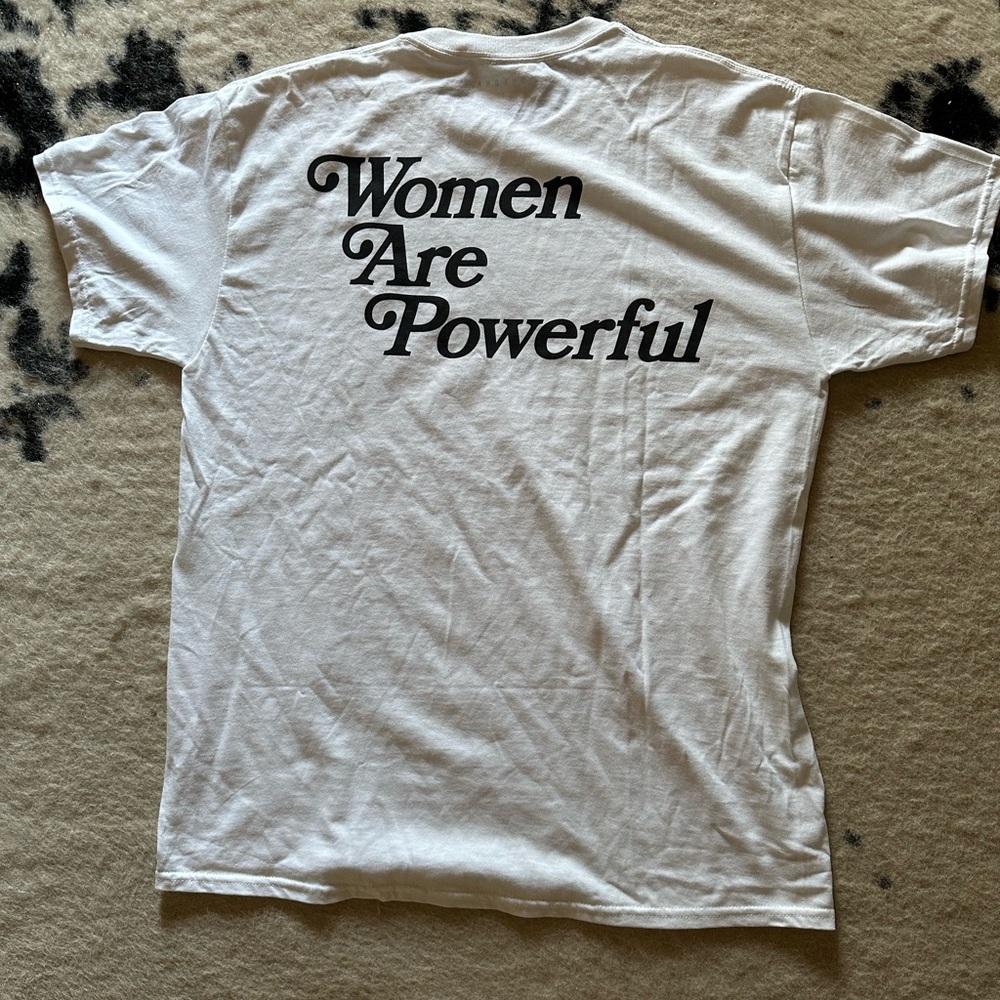 women are powerful graphic t shirt - Medium